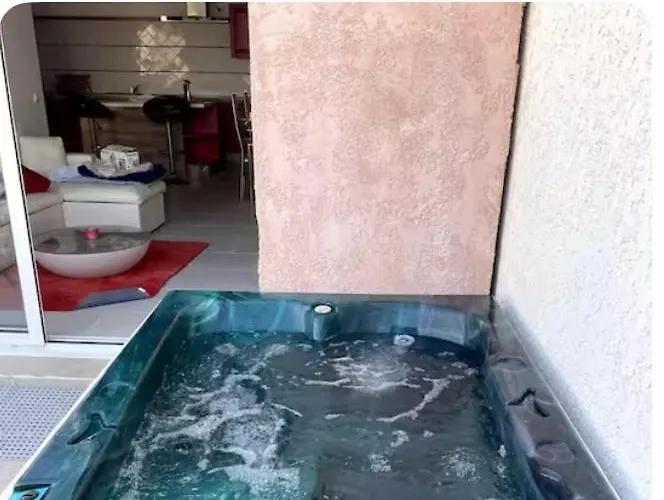 Апартаменты Pmr Jacuzzi *