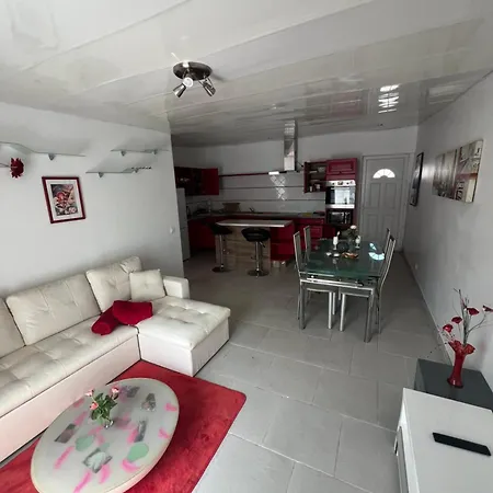 Pmr Jacuzzi Apartment *